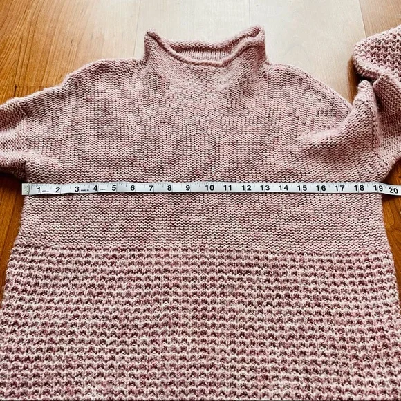 American Eagle Pink Mock Turtleneck Sweater Small - Picture 4 of 7